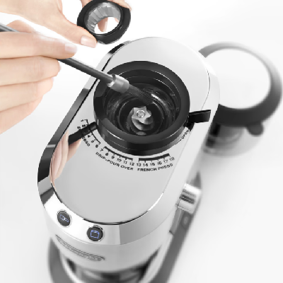 De’Longhi EC685.M Dedica Zilver + De’Longhi Koffiemolen