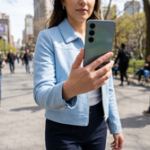 Samsung Galaxy A56 256GB in handen
